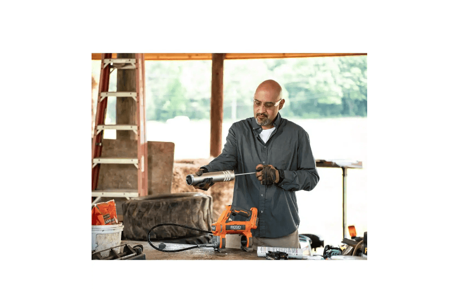 RIDGID R860445B 18V Cordless Grease Gun (Tool Only)