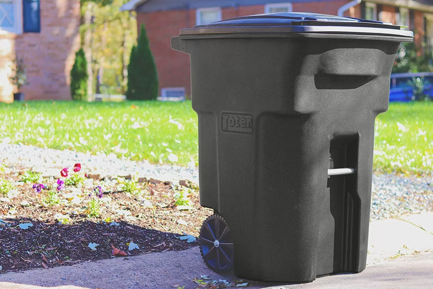 Toter 96-Gallon Greenstone Plastic Wheeled Trash Can with Lid - Image 2