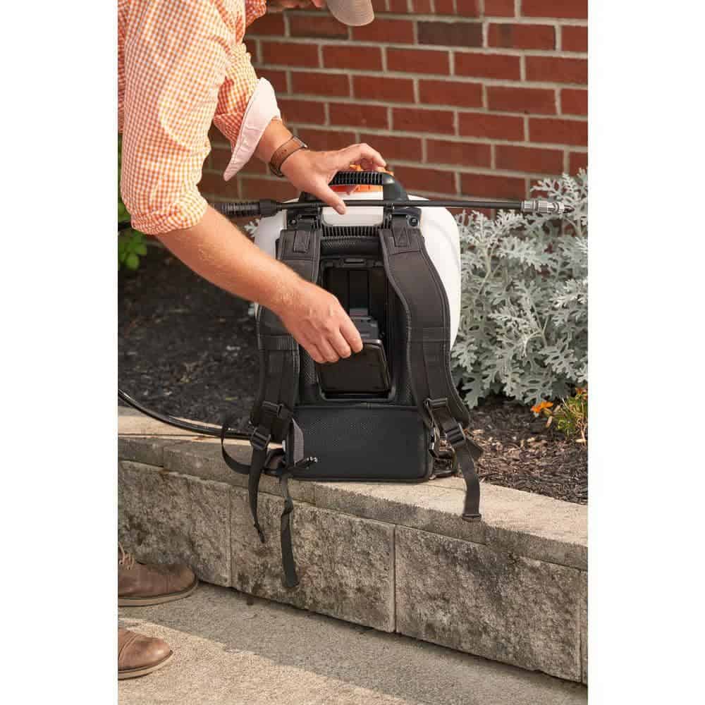 BLACK+DECKER 190657 4 Gal. Black and Decker Battery Powered Backpack Sprayer