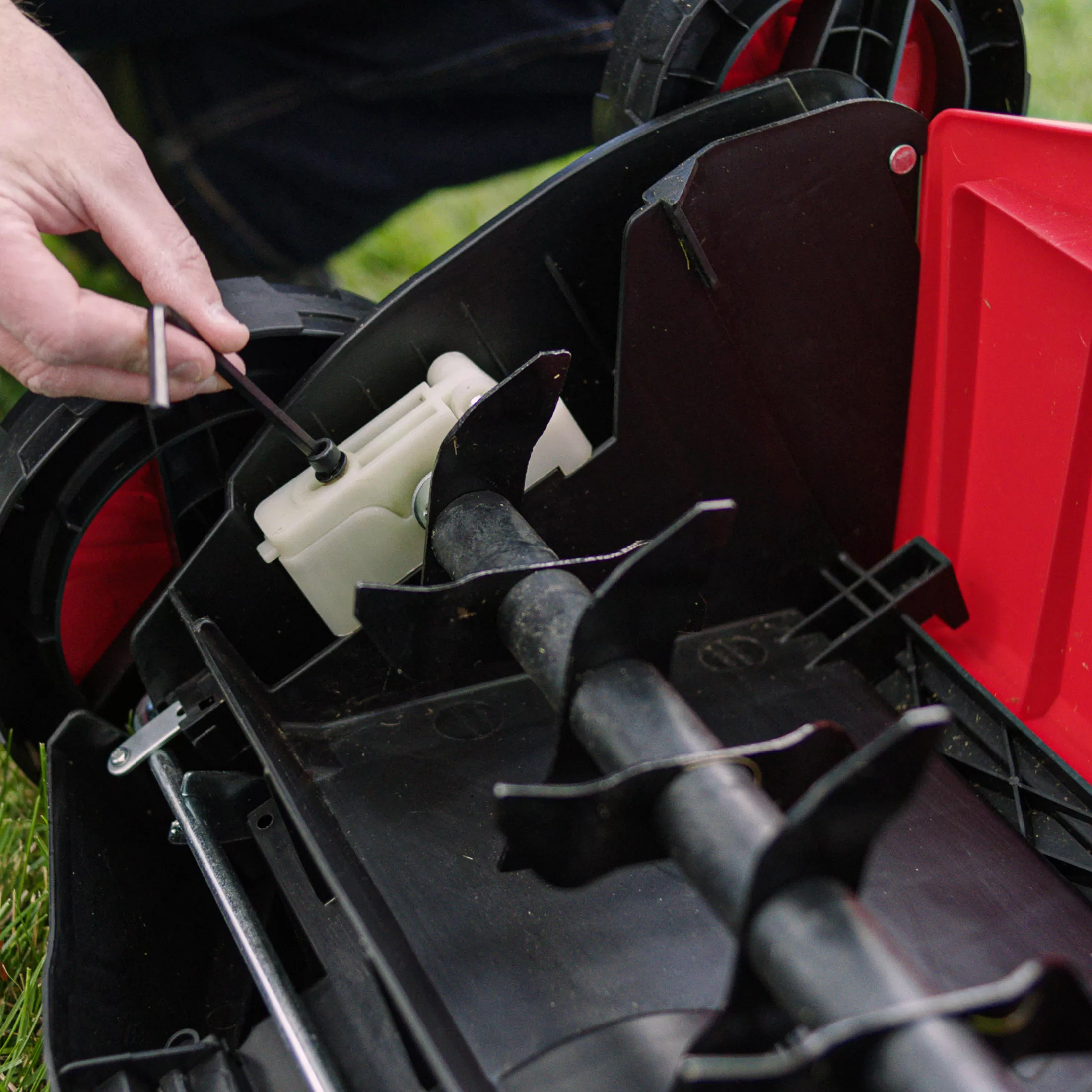 Hyper Tough 13Amp Electric Walk Behind Lawn Dethatcher, HT13-401-002-02