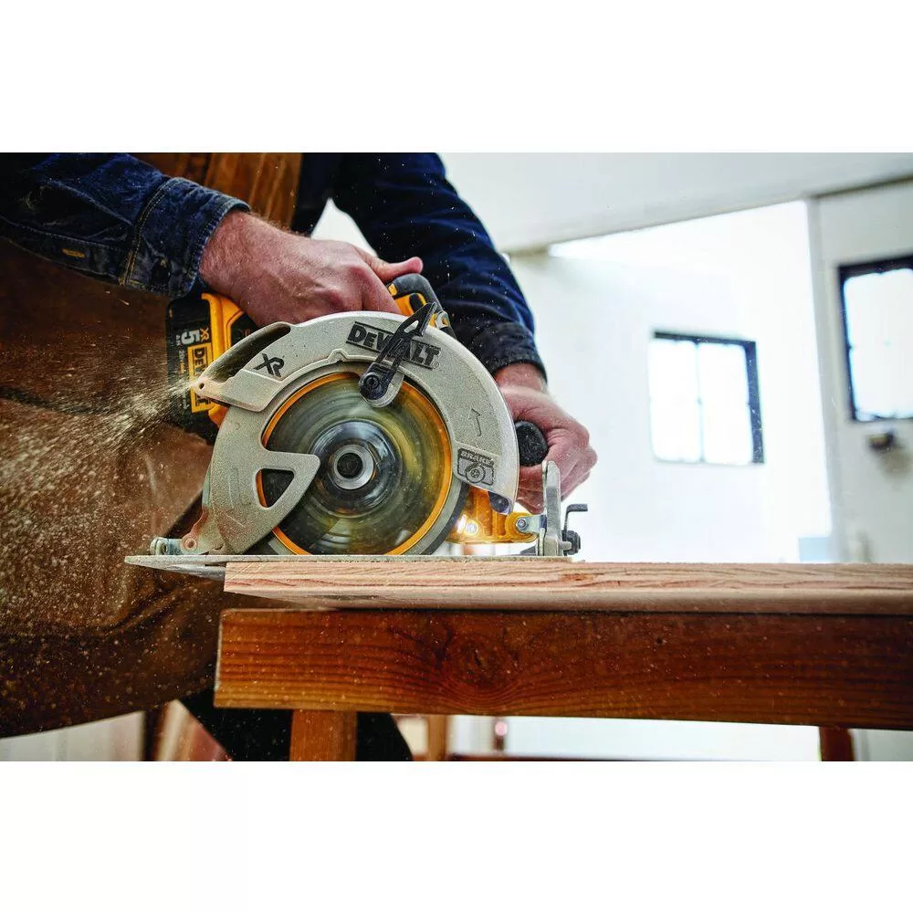 DEWALT DCS570H1 20V MAX Lithium-Ion Cordless Brushless 7-1/4 in. Circular Saw Kit with 5.0Ah POWERSTACK Battery and Charger