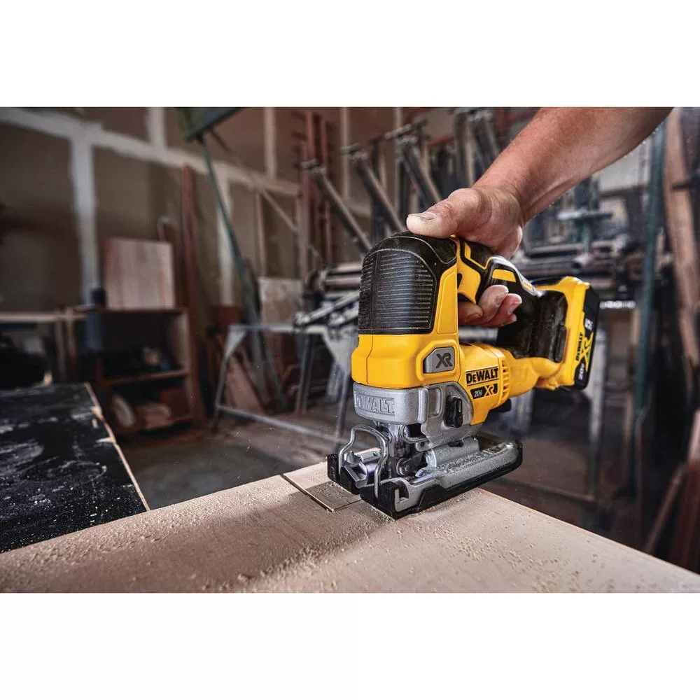 DEWALT DCS334BWDCB52CK 20V MAX XR Li-Ion Cordless Brushless Jigsaw, (2) 20V MAX XR Premium Lithium-Ion 5.0Ah Batteries, Charger, and Kit Bag