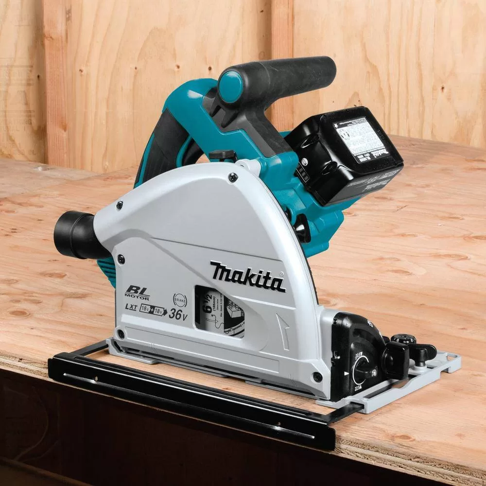 Makita XPS01PTJ 18V X2 LXT Lithium-Ion (36V) Brushless Cordless 6-1/2 in. Plunge Circular Saw w/ (2) Batteries 5.0Ah, 55T Blade