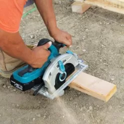 Makita XSH01Z 18V X2 LXT Lithium-Ion (36V) Cordless 7-1/4 in. Circular Saw (Tool Only)