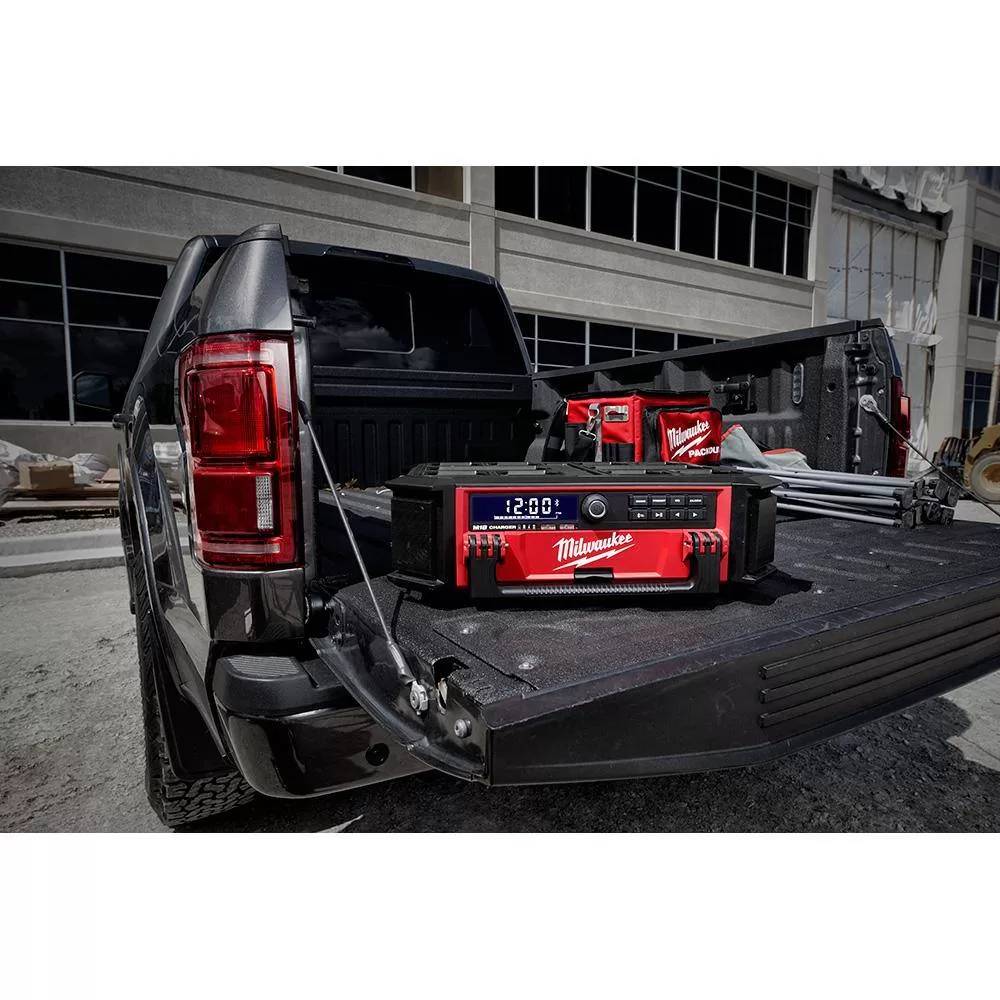 Milwaukee 2950-20 M18 Lithium-Ion Cordless PACKOUT Radio/Speaker with Built-In Charger