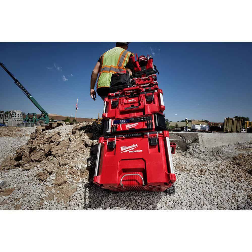 Milwaukee 2950-20 M18 Lithium-Ion Cordless PACKOUT Radio/Speaker with Built-In Charger
