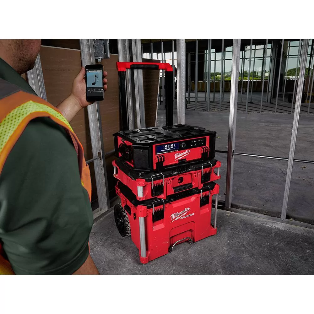 Milwaukee 2950-20 M18 Lithium-Ion Cordless PACKOUT Radio/Speaker with Built-In Charger