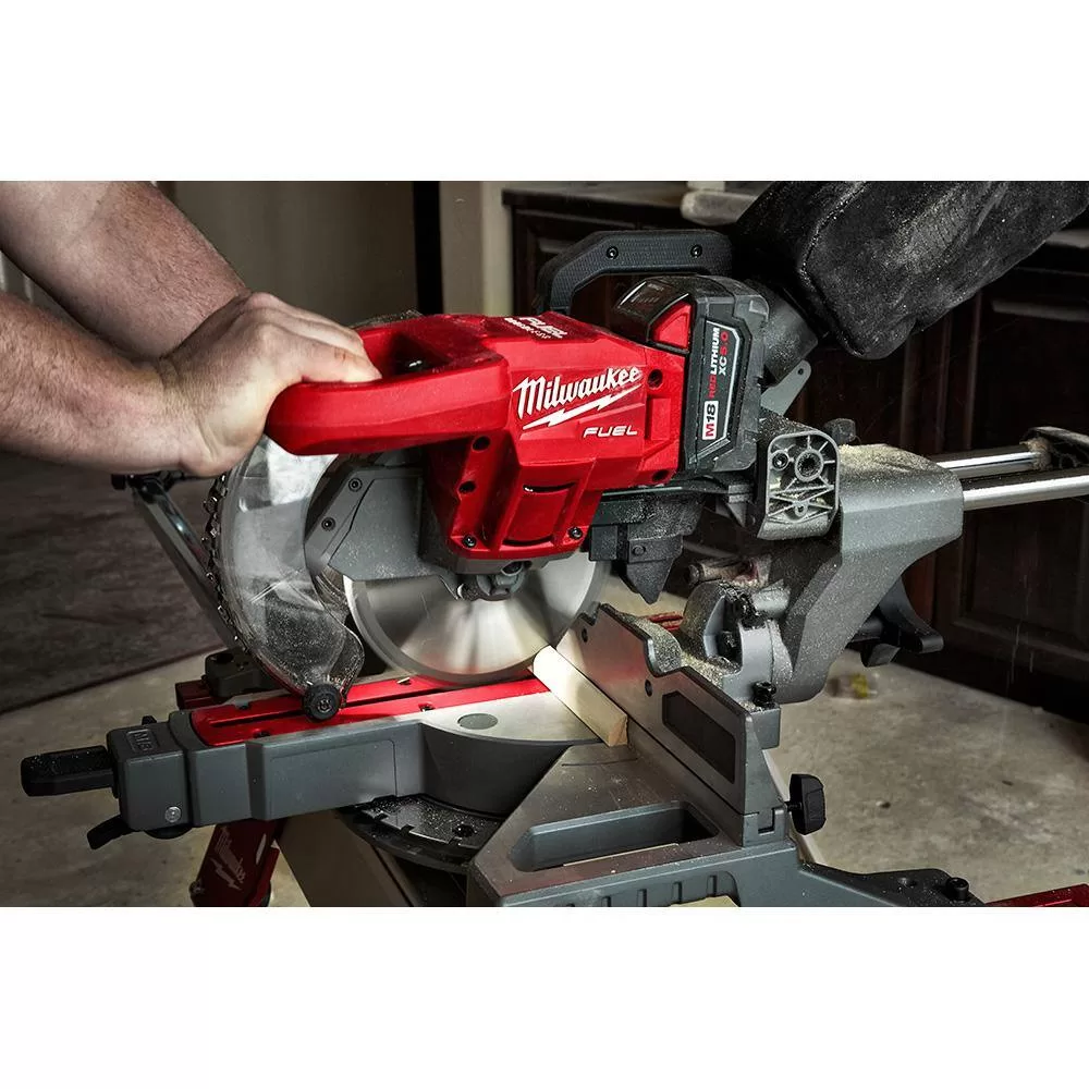 Milwaukee 2733-20-48-11-1880 M18 FUEL 18V Lithium-Ion Brushless Cordless 7-1/4 in. Dual Bevel Sliding Compound Miter Saw with 8.0 Ah Battery
