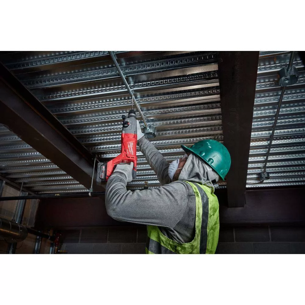 Milwaukee 2713-22 M18 FUEL 18V Lithium-Ion Brushless Cordless 1 in. SDS-Plus D-Handle Rotary Hammer Kit w/ Two 5.0Ah Batteries & Case