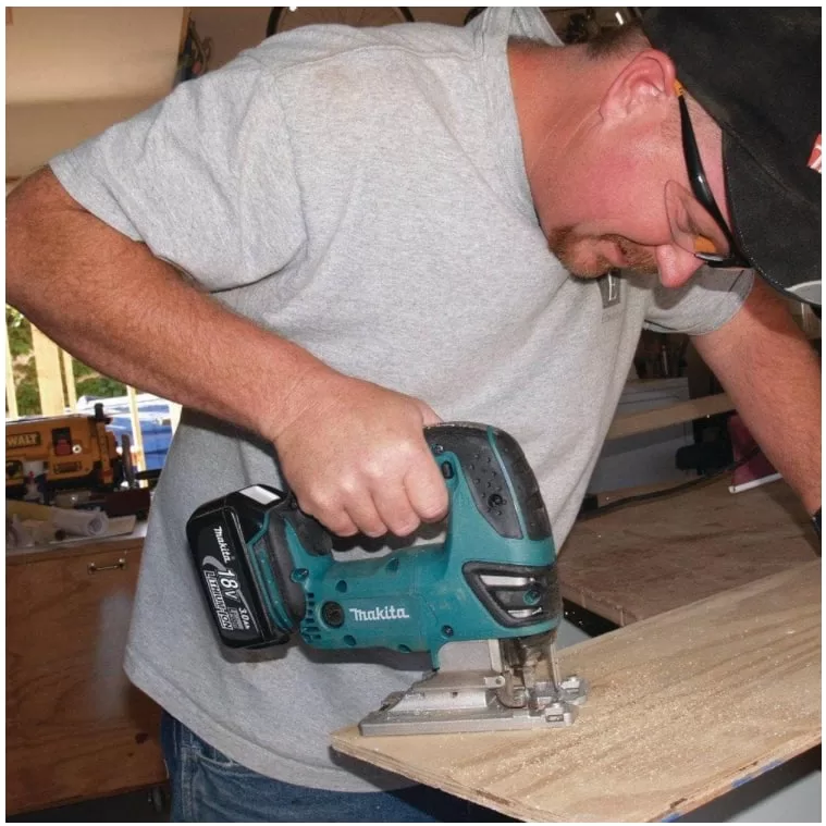 Makita Jig Saw XVJ03Z 18-Volt LXT Lithium-Ion Cordless (Tool-Only)