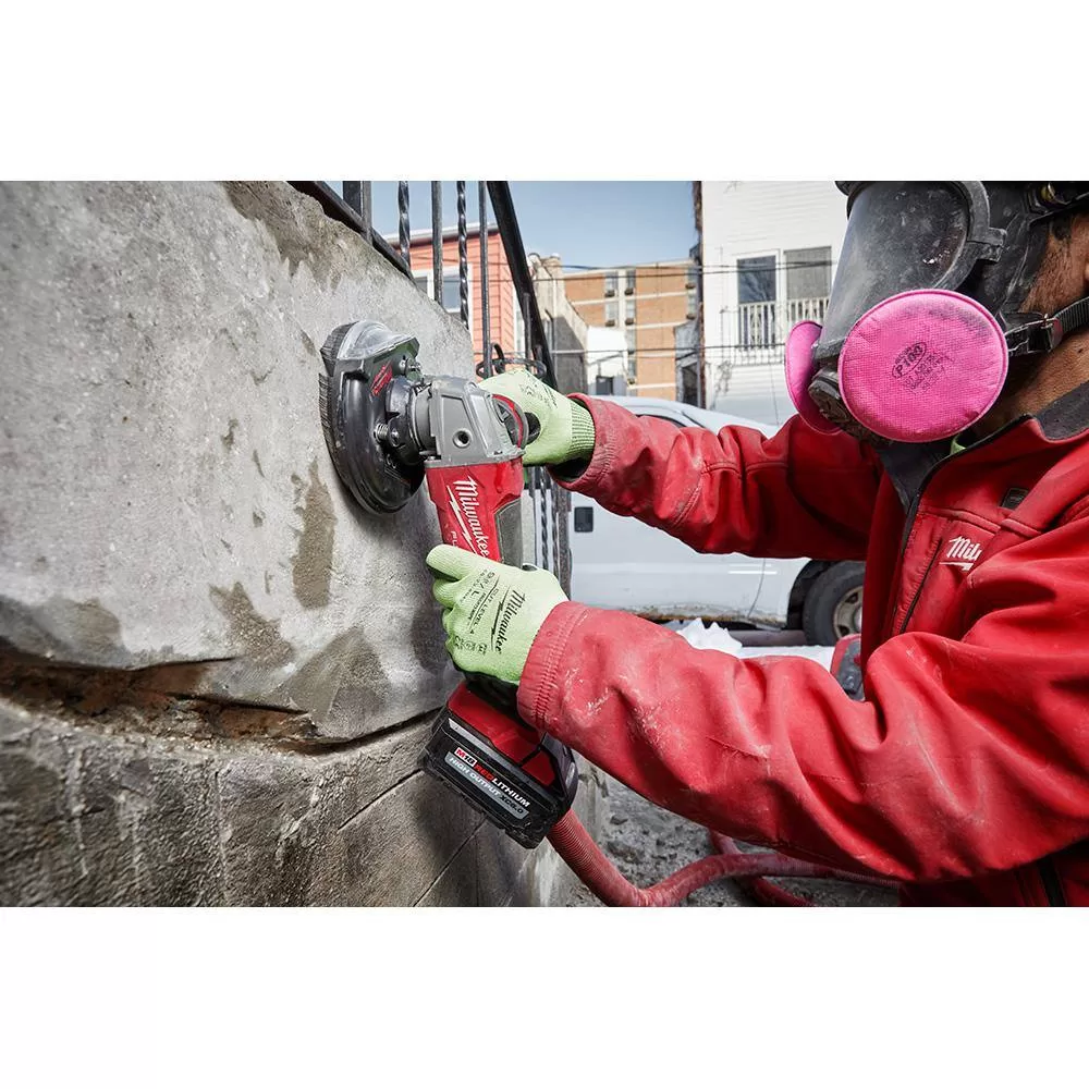 Milwaukee 0970-20-2880-20 M18 FUEL PACKOUT 18-Volt Lithium-Ion Cordless 2.5 Gal. Wet/Dry Vacuum with M18 FUEL 4-1/2 in. Grinder