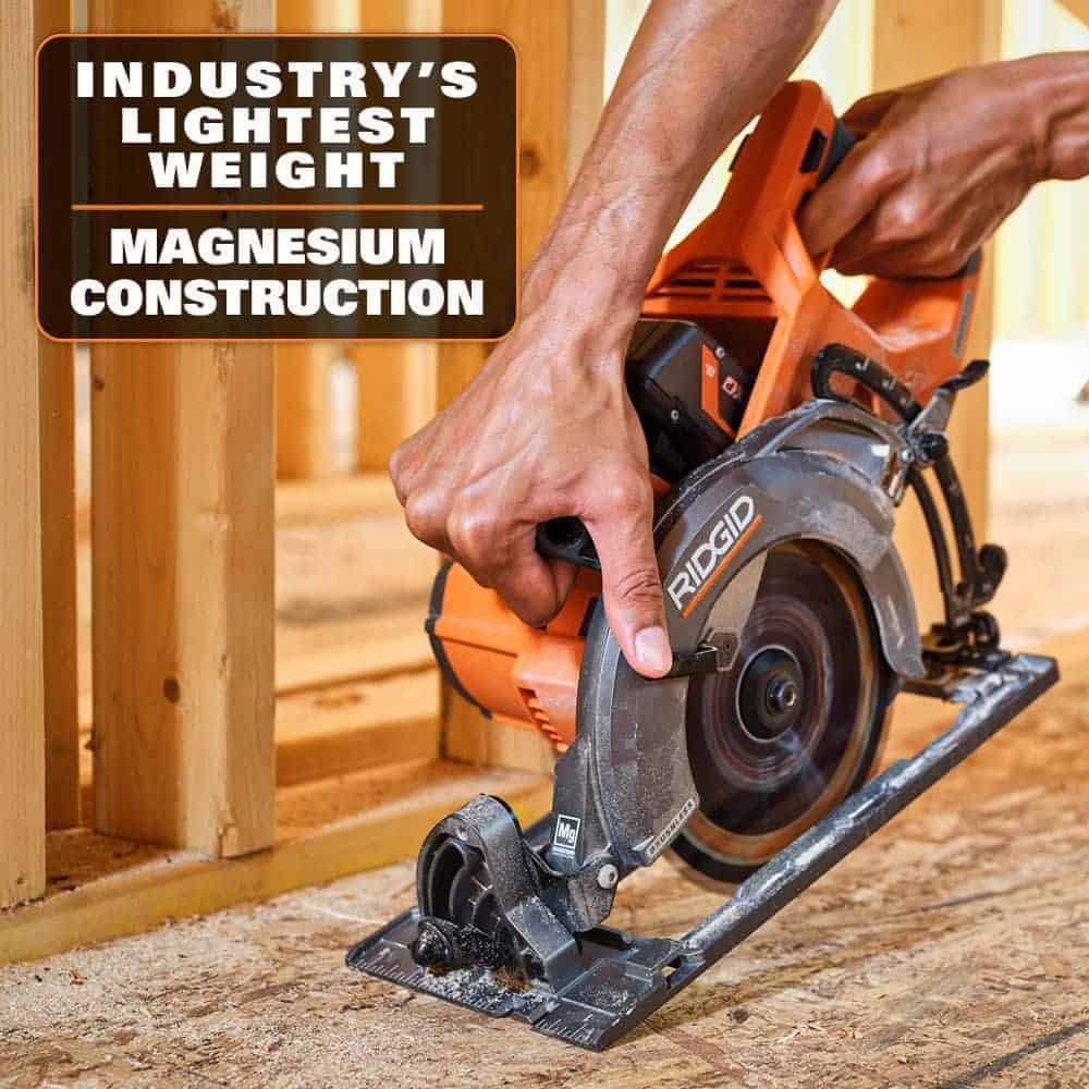 RIDGID R8658K 18V Brushless Cordless 7-1/4 in. Rear Handle Circular Saw Kit with 8.0 Ah MAX Output Battery, 18V Charger and Bag
