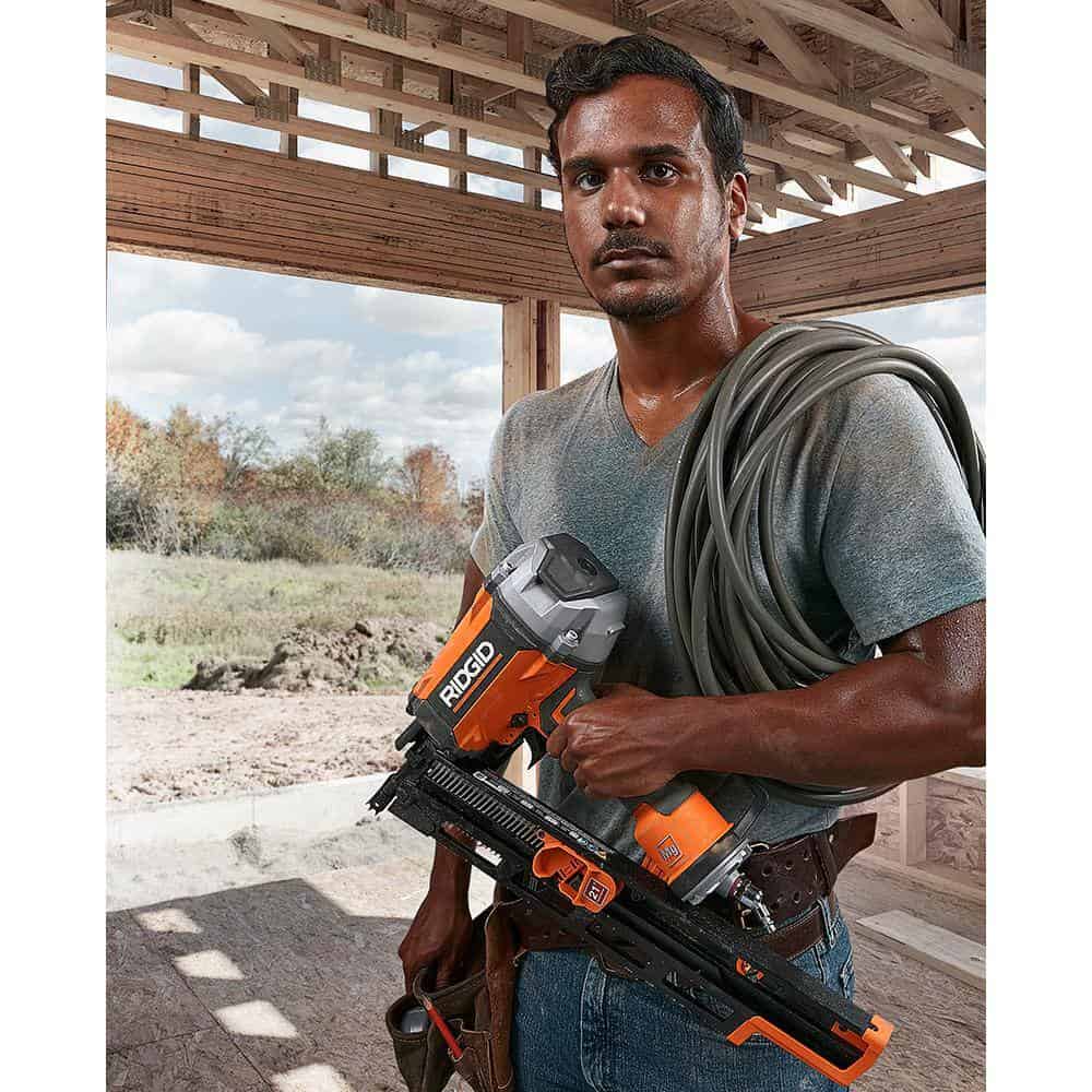 RIDGID 1001834142 Pneumatic 21-Degree 3-1/2 in. Round Head Framing Nailer