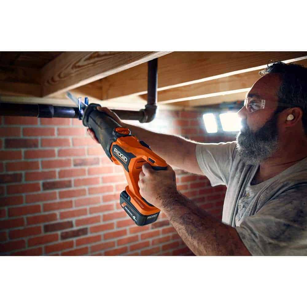 RIDGID R8647B-AC840040 18V Brushless Cordless Reciprocating Saw Kit with 18V 4.0 Ah MAX Output Lithium-Ion Battery