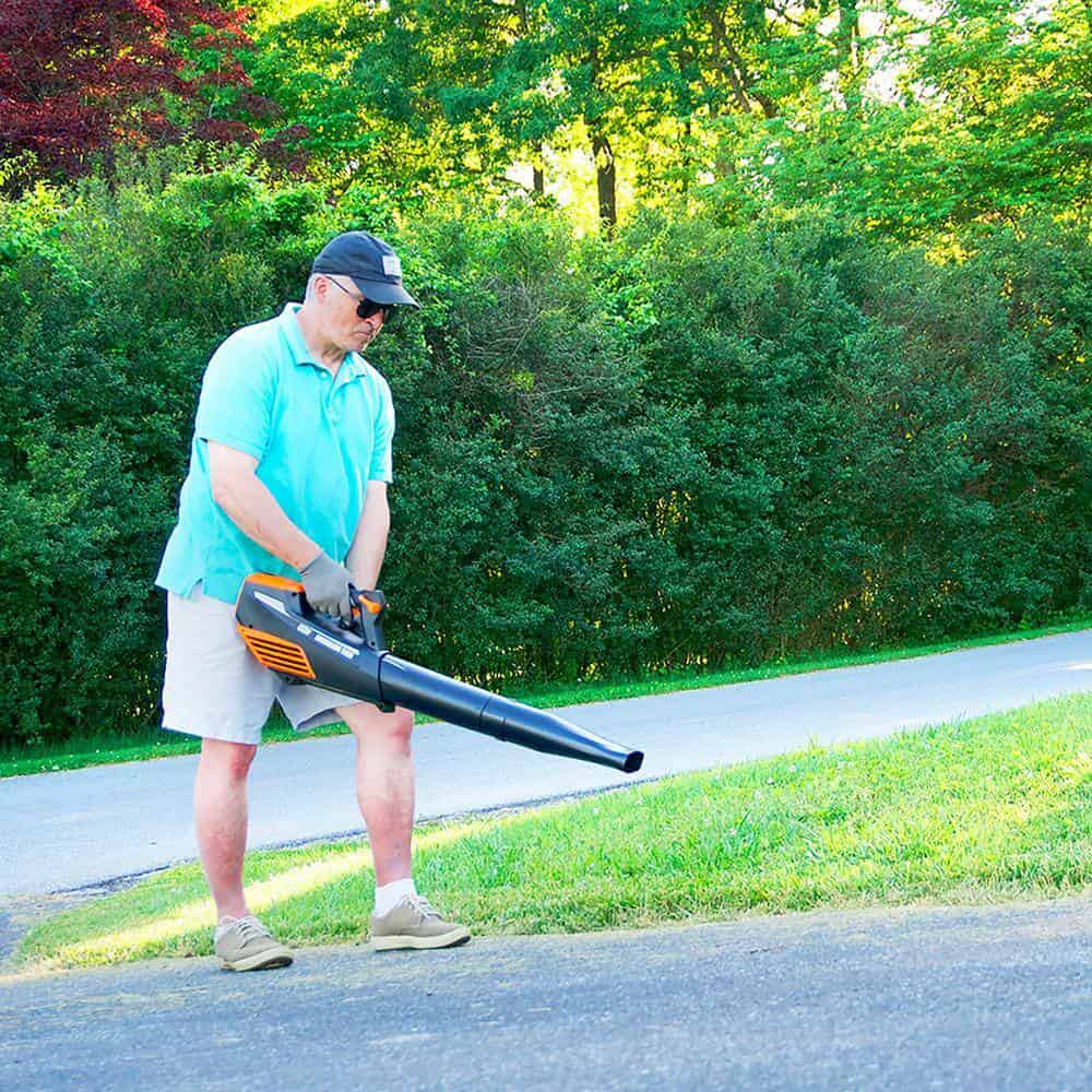 YARD FORCE YF60vRX-HHC7 60-Volt Cordless 2.5 Ah Lithium-Ion Leaf Blower, Chainsaw, Battery and Charger Combo Kit (4-Tool)