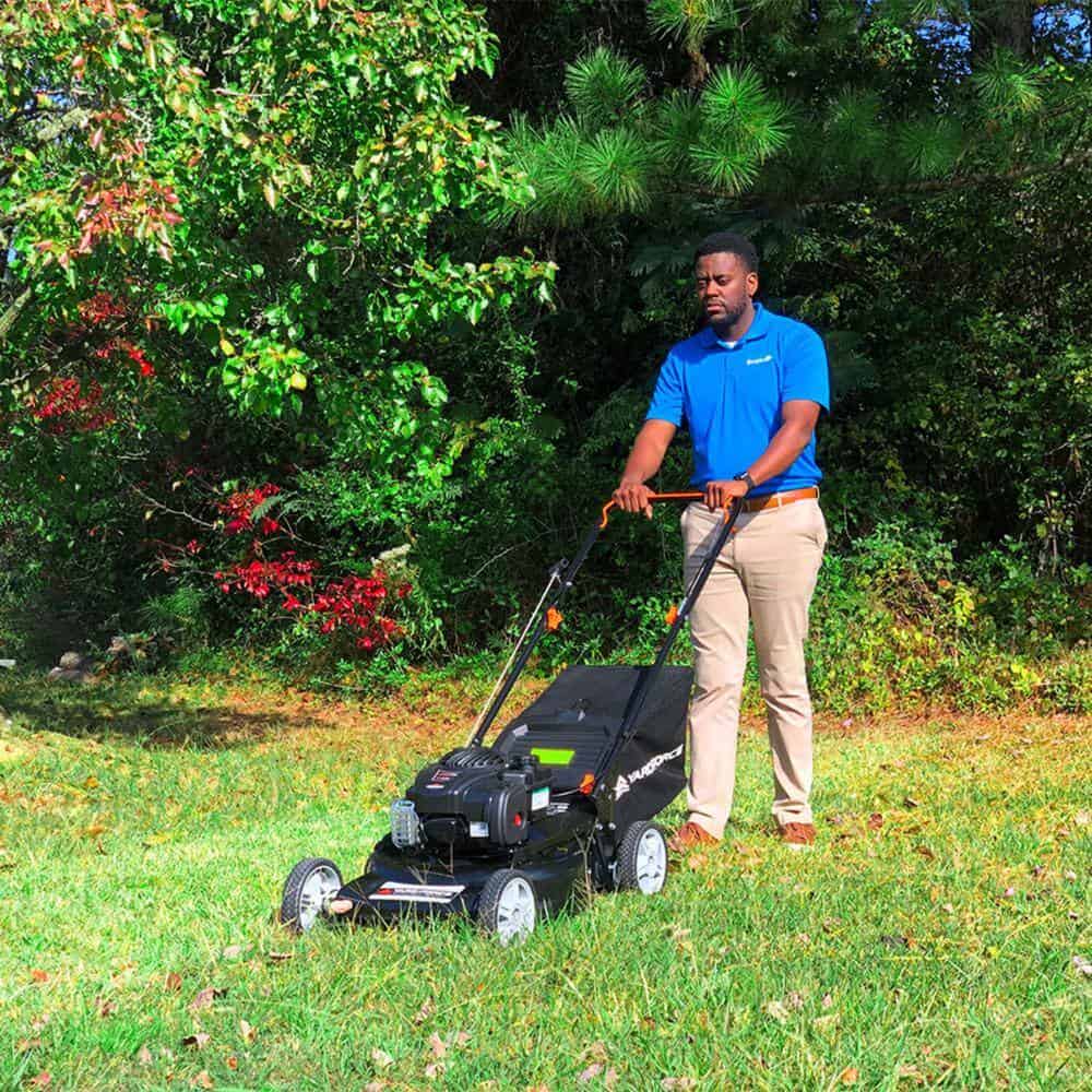 YARD FORCE YF22-3N1 21 in. 140cc Briggs and Stratton e500 Engine 3-In-1 Gas Walk Behind Lawn Mower