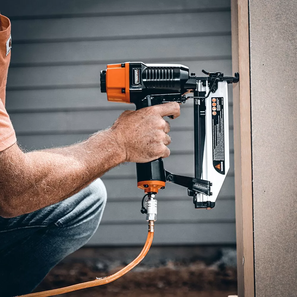 FREEMAN 2.5-in 16-Gauge Pneumatic Finish Nailer