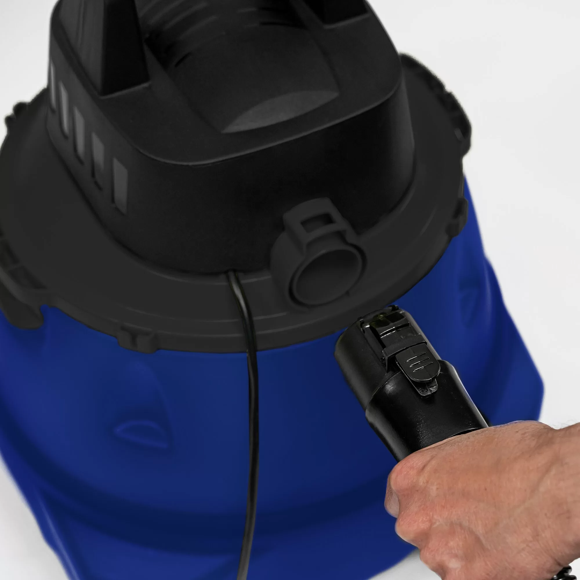 Koblenz 5-Gallons 3.5-HP Corded Wet/Dry Shop Vacuum with Accessories Included