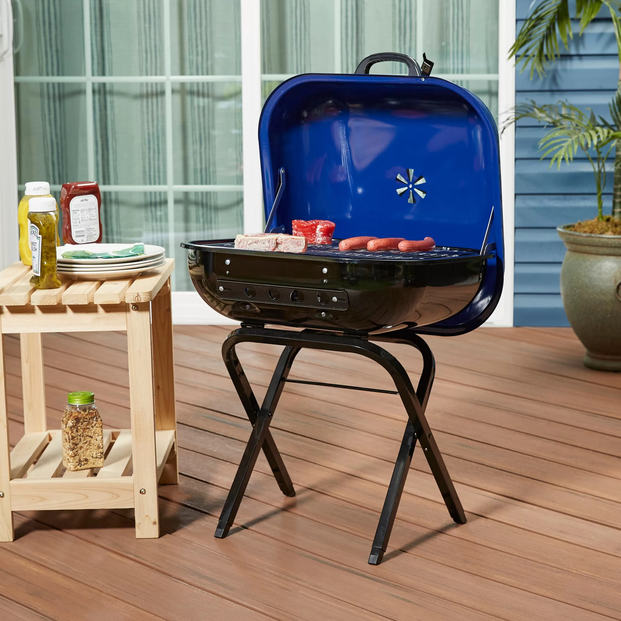 Americana 21.25-in W Ocean Blue Kettle Charcoal Grill