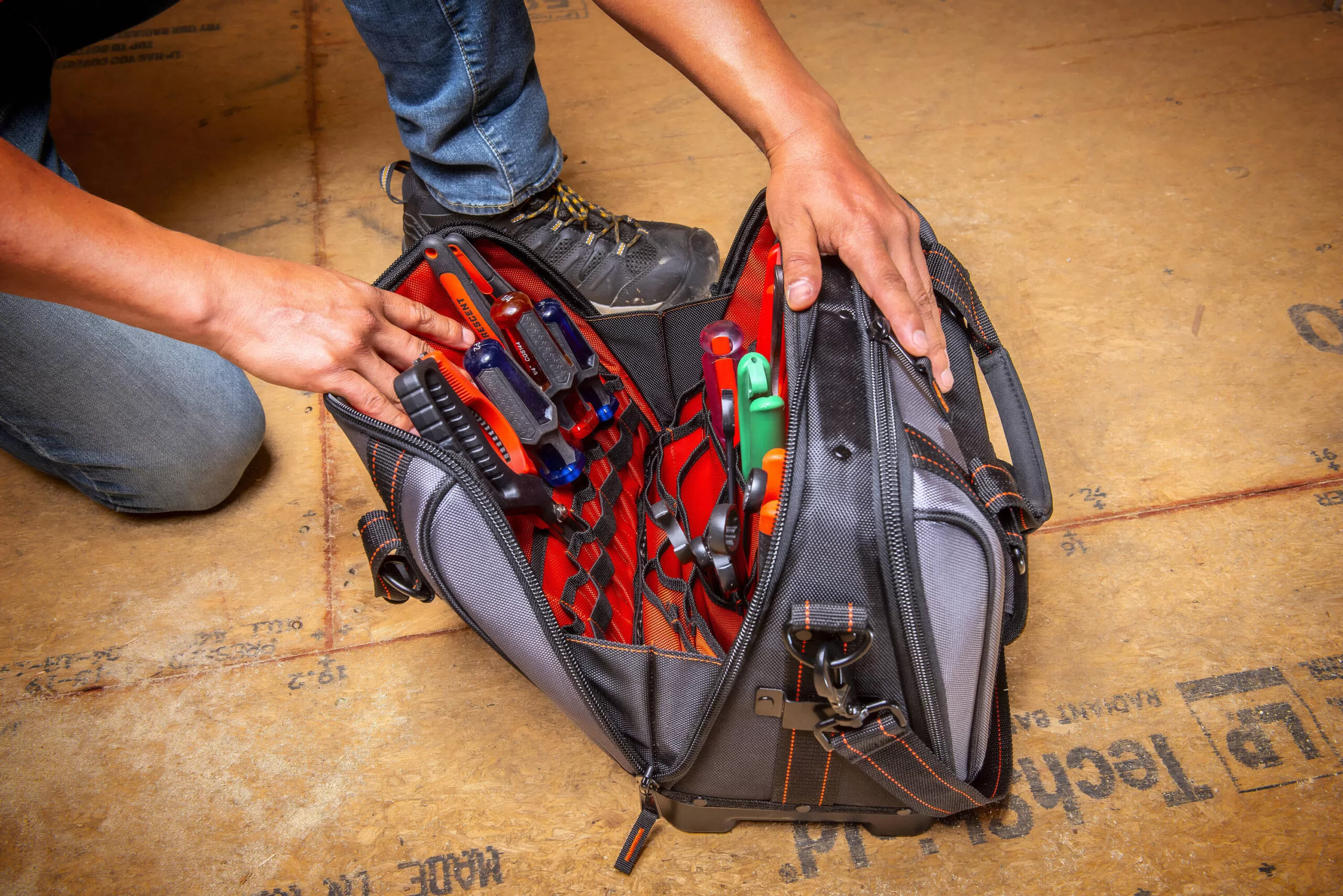 Crescent Rawhide Orange, Black Polyester 17-in Zippered Tool Bag