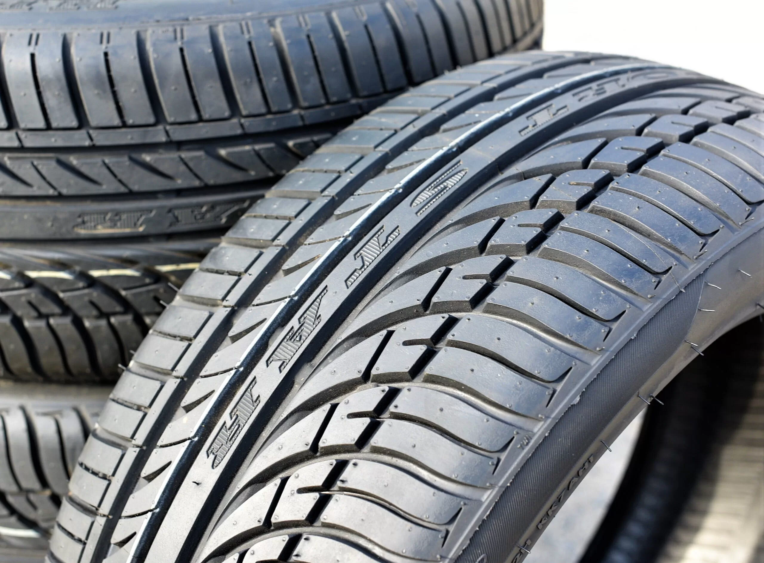 Pair of 2 (TWO) Fullway HP108 225/30R20 ZR 85W XL A/S All Season Performance Tires