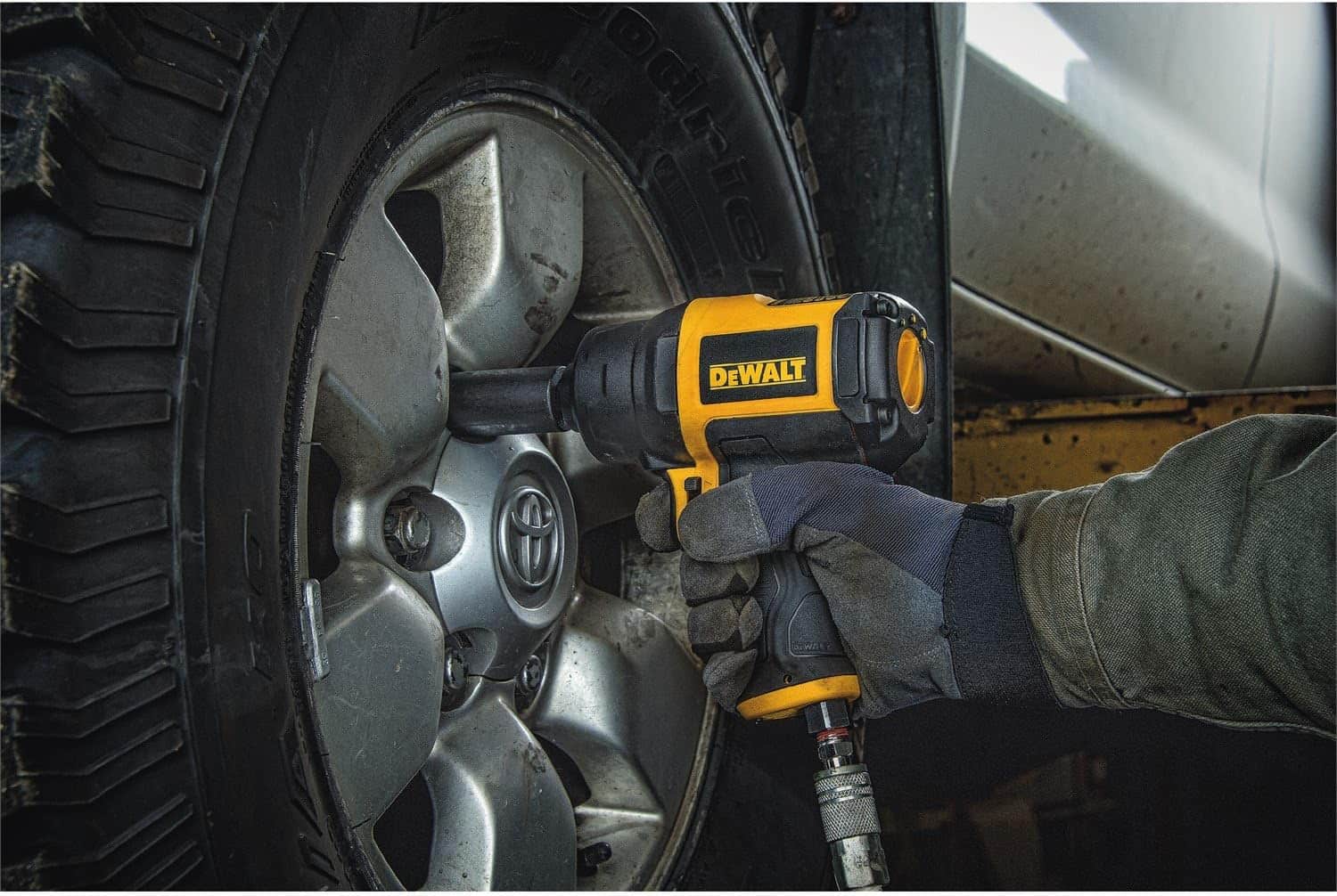 DEWALT Impact Wrench with Hog Ring, Square Drive, Heavy Duty, 1/2-Inch (DWMT70773L)