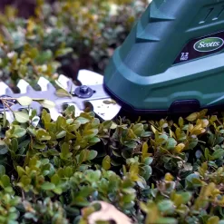 Scotts Outdoor Power Tools 7.5-Volt Lithium-Ion Cordless Grass Shear/Shrub Trimmer, Green