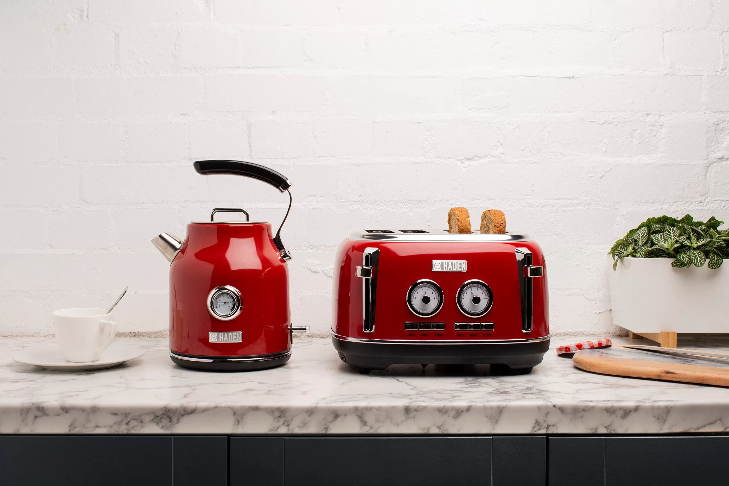 Haden Dorset 4-Slice Red 1500-Watt Toaster