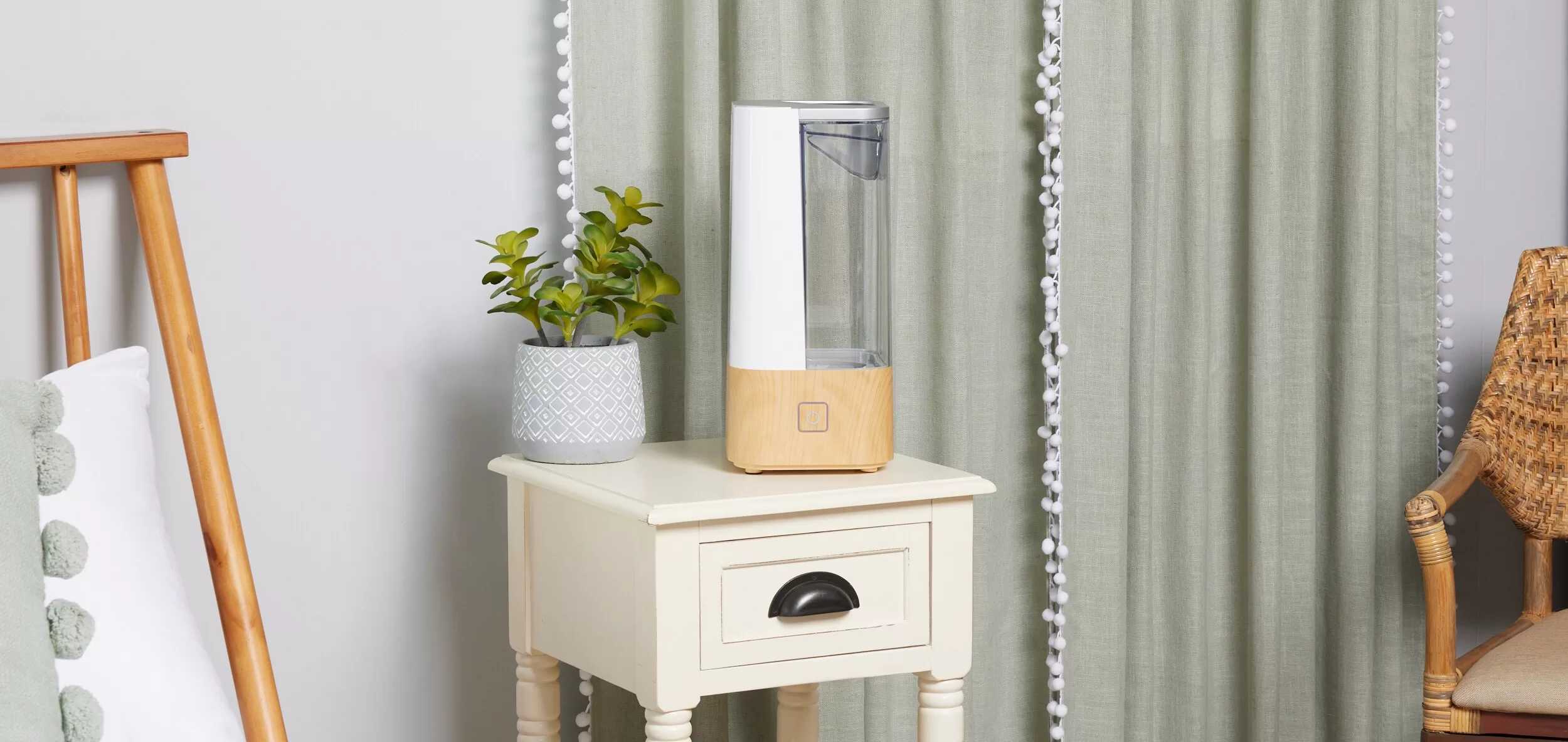 Sharper Image 1-Gallons Tabletop Ultrasonic Humidifier (For Rooms Up To 500-sq ft)