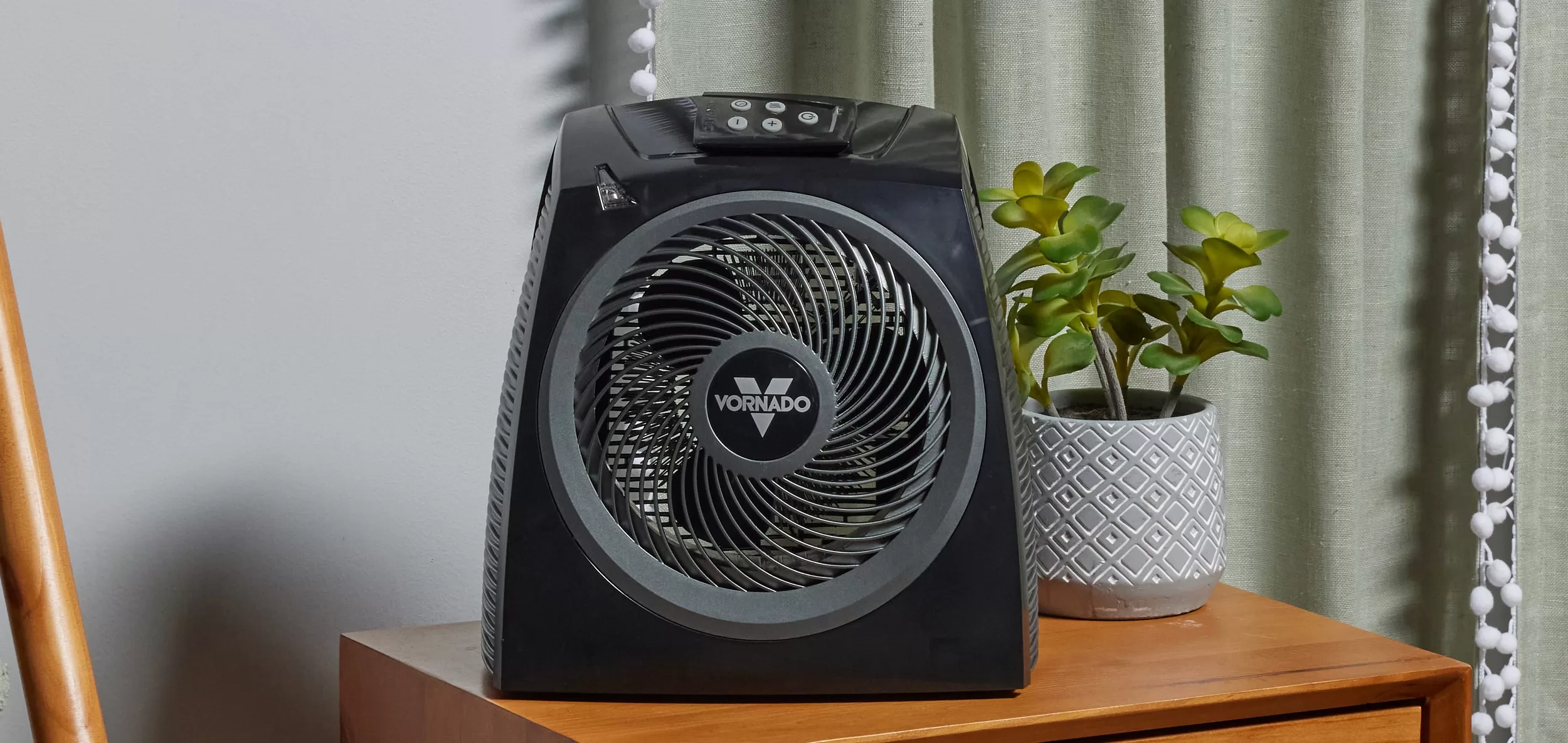 Vornado Up to 1500-Watt Fan Compact Personal Indoor Electric Space Heater with Thermostat and Remote Included