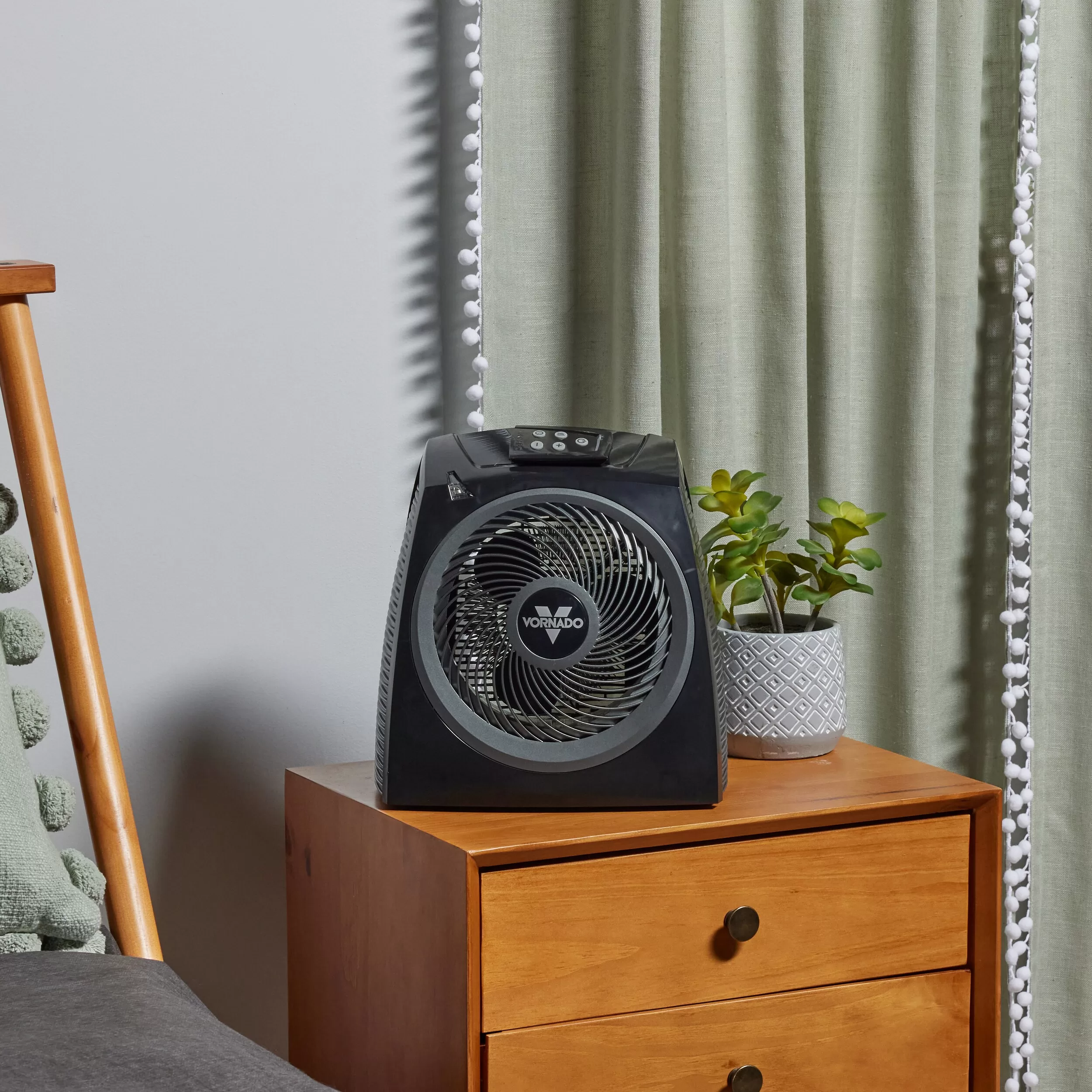 Vornado Up to 1500-Watt Fan Compact Personal Indoor Electric Space Heater with Thermostat and Remote Included