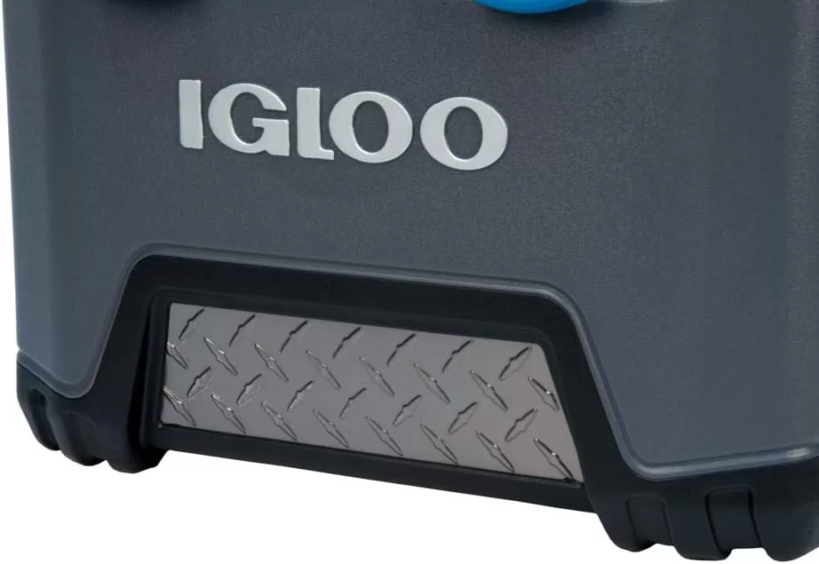 Igloo Heavy-Duty 25 Qt BMX Ice Chest Cooler with Cool Riser Technology