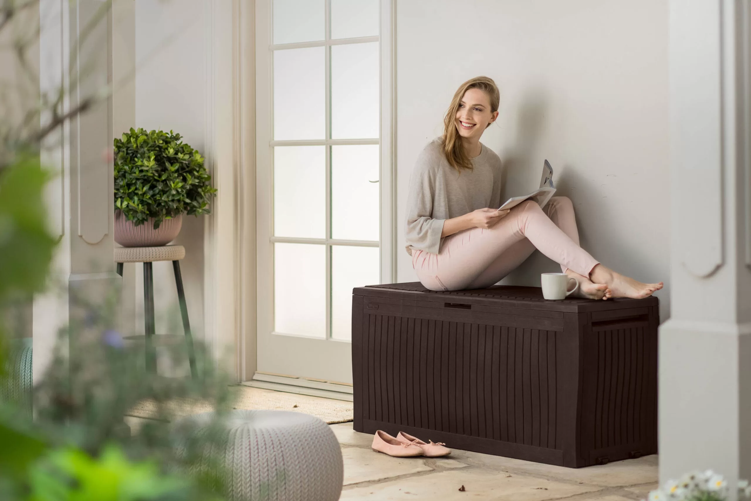 Keter Comfy Outdoor Storage 46-in L x 17.6-in 71-Gallons Brown Durable Plastic Deck Box