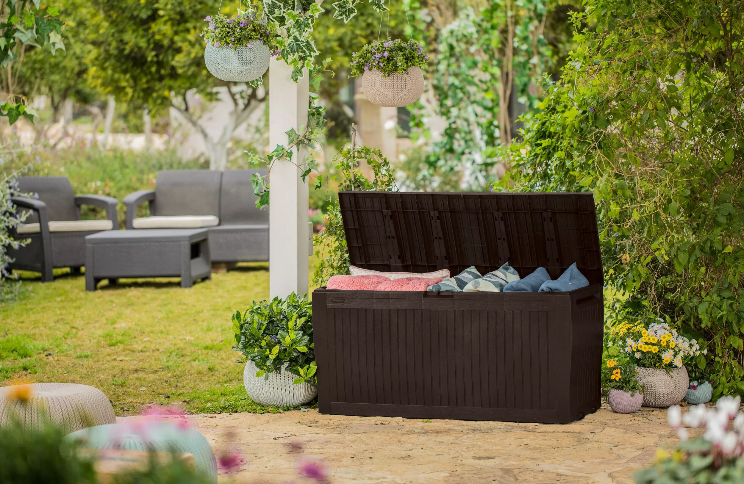 Keter Comfy Outdoor Storage 46-in L x 17.6-in 71-Gallons Brown Durable Plastic Deck Box