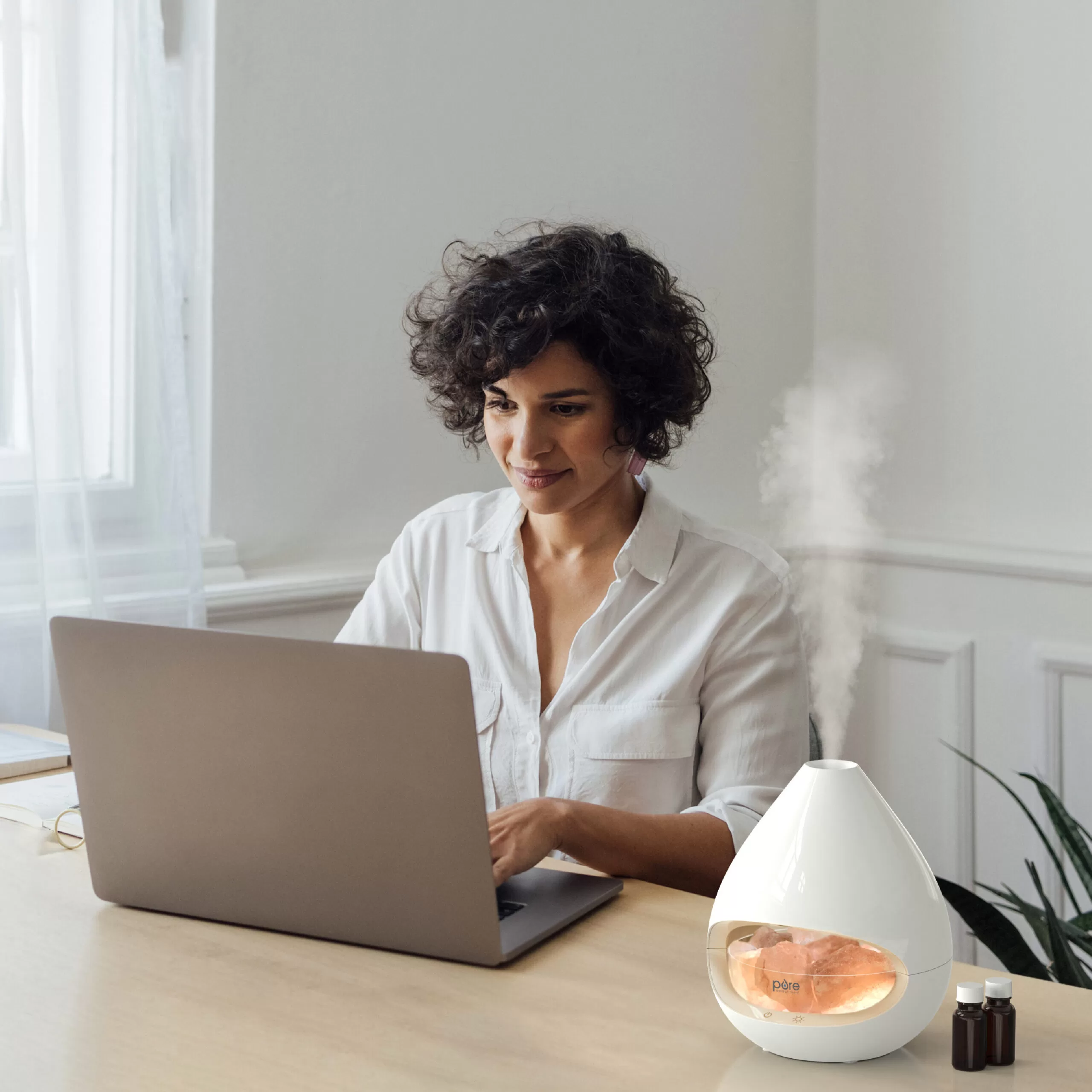 Pure Enrichment PureGlow Crystal Salt Lamp and Diffuser 0.042-Gallons Tabletop Ultrasonic Humidifier (For Rooms Up To 160-sq ft)