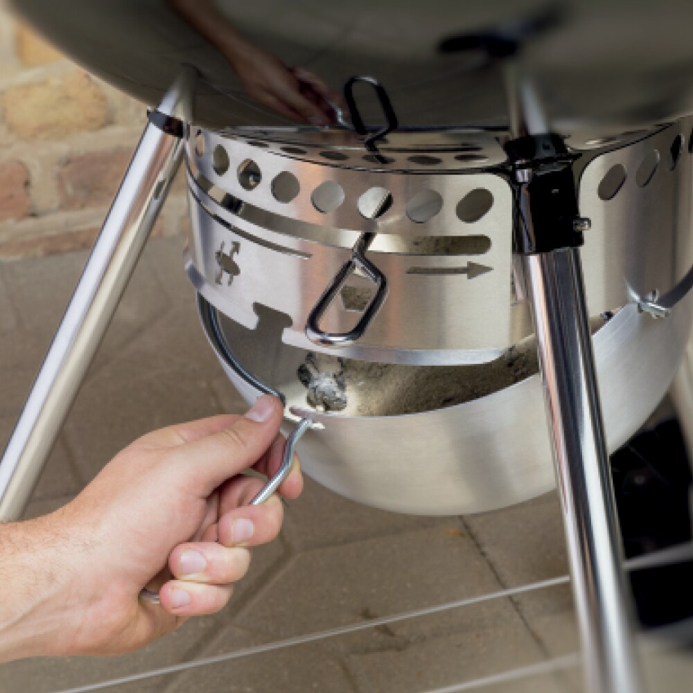 Weber Master Touch 22-in W Black Kettle Charcoal Grill - Image 2