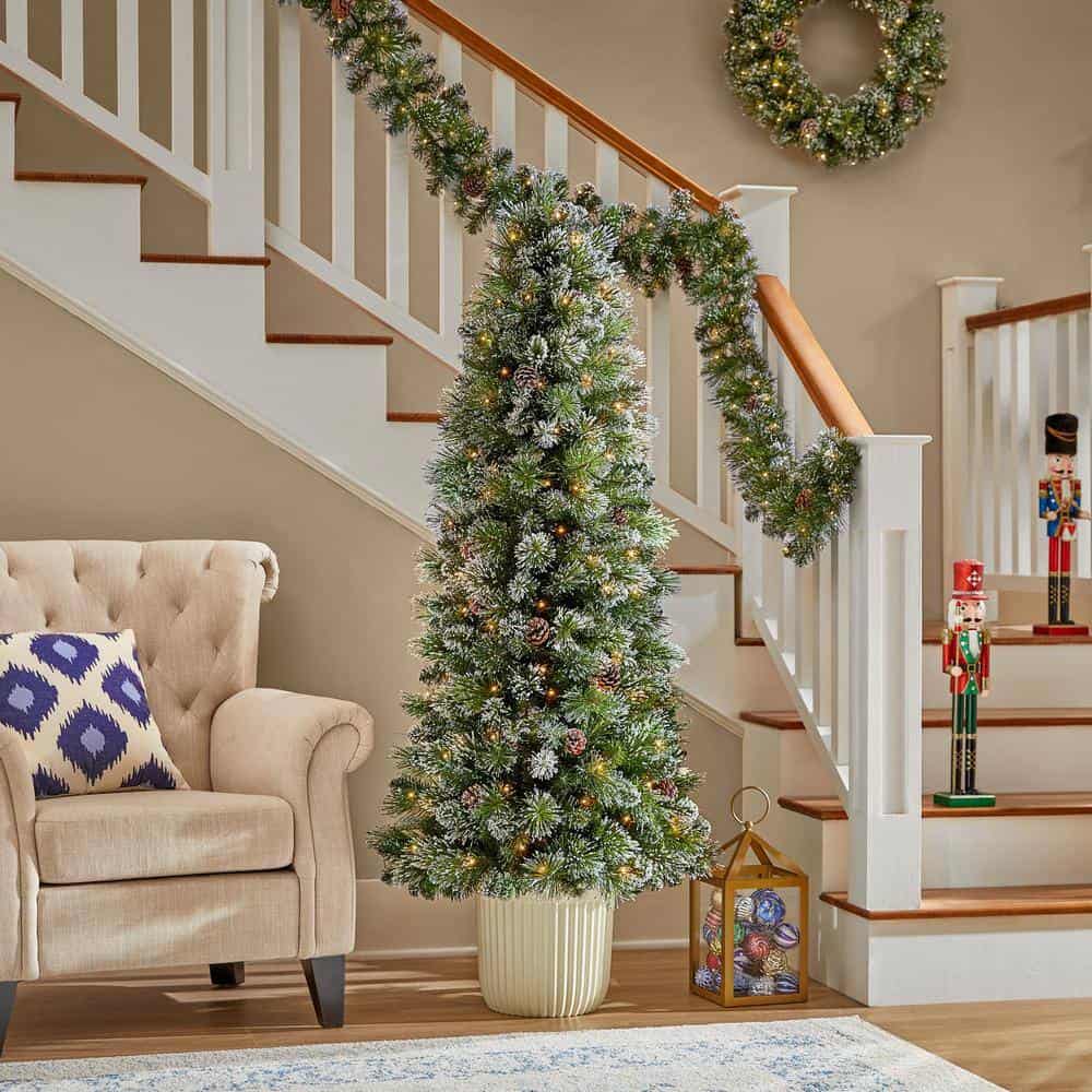 Home Accents Holiday 23PG90127 6 ft. Pre-Lit LED Sparkling Amelia Pine Potted Artificial Christmas Tree