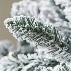 Home Accents Holiday 22GU75002 7.5 ft. Alta Flocked Christmas Tree