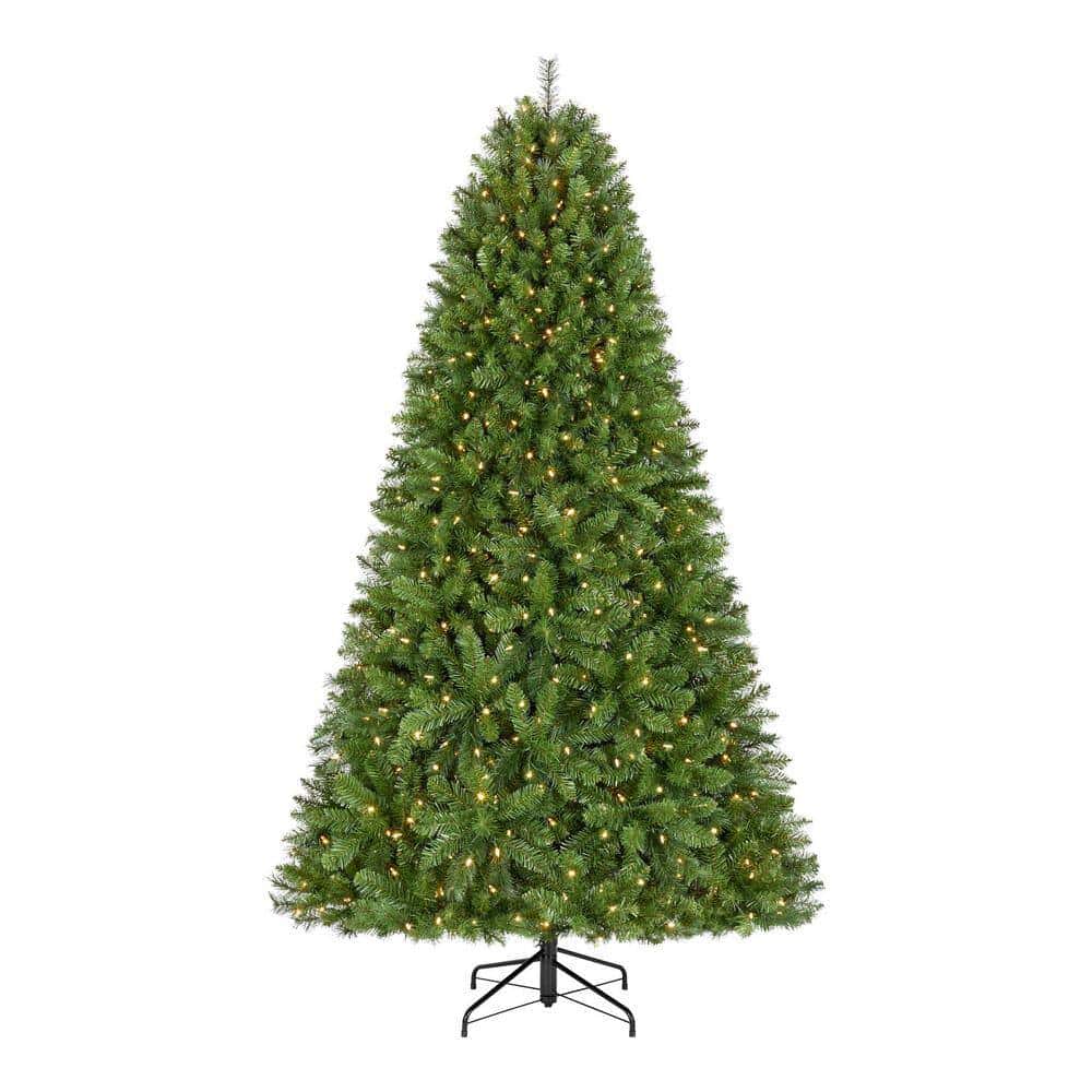 Home Accents Holiday 23HD90002 7.5 ft. Pre-Lit LED Brookside Pine Artificial Christmas Tree