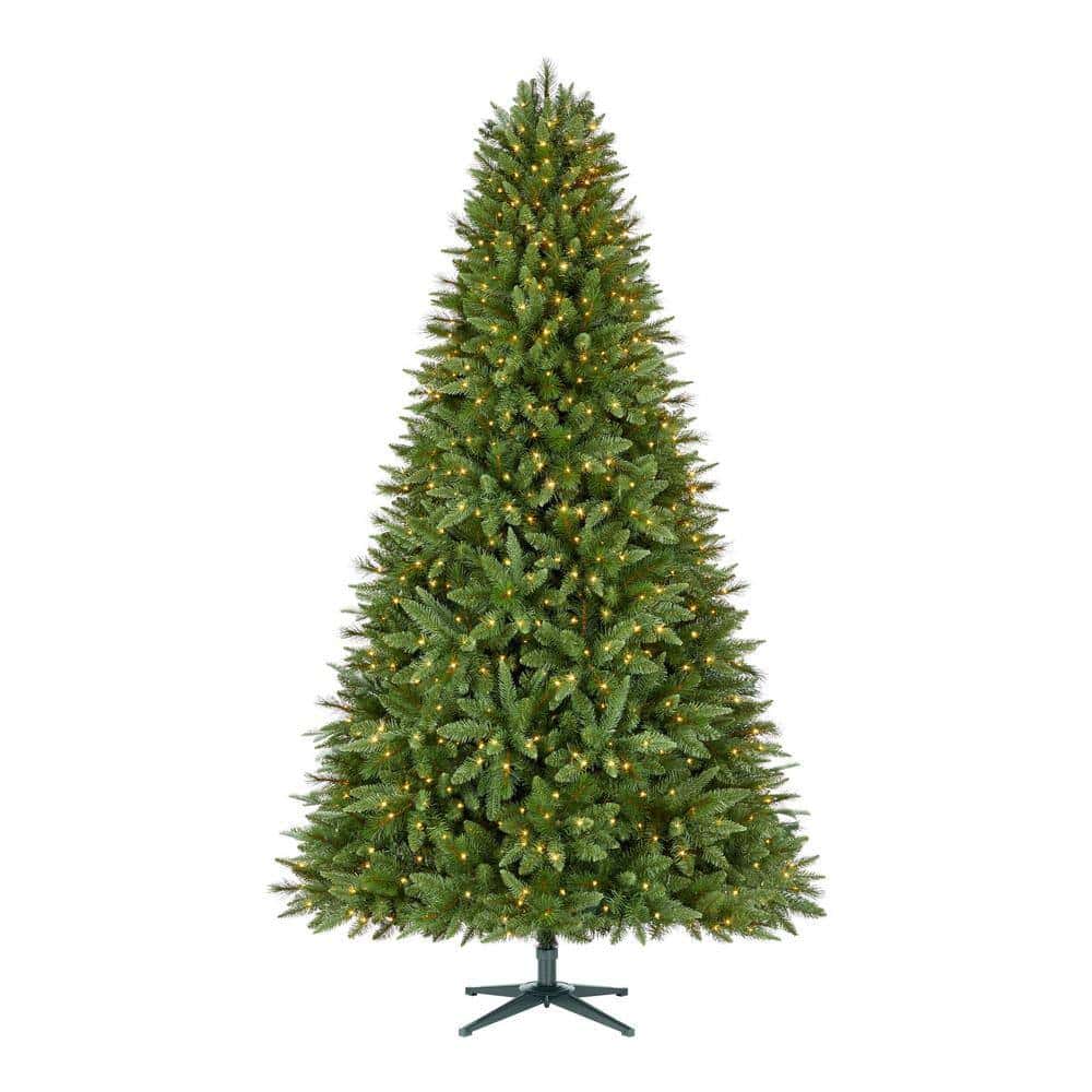 Home Accents Holiday 23PG90087 7.5 ft. Camden Spruce Pre-Lit LED Artificial Tree