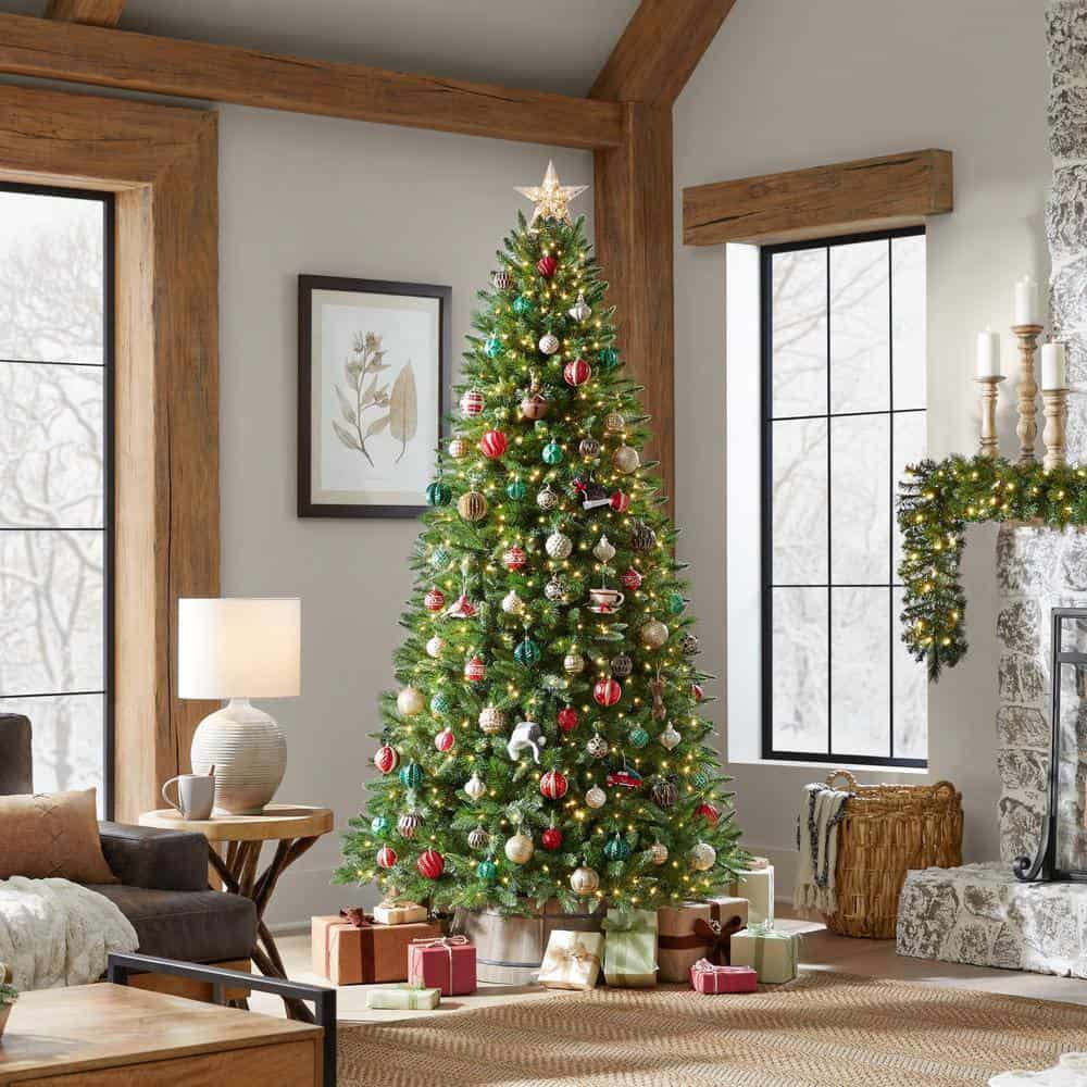 Home Accents Holiday 23PG90087 7.5 ft. Camden Spruce Pre-Lit LED Artificial Tree