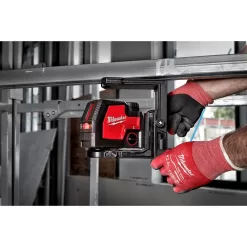 Milwaukee 3522-21 Green 100 ft. Cross Line and Plumb Points Rechargeable Laser Level with REDLITHIUM Lithium-Ion USB Battery and Charger
