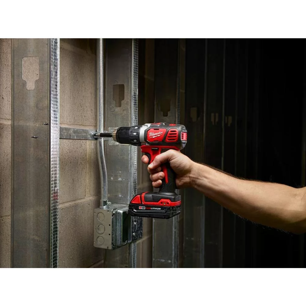 Milwaukee 2606-22CT M18 18V Lithium-Ion Cordless 1/2 in. Drill Driver Kit w/(2) 1.5Ah Batteries, Charger, Soft Case
