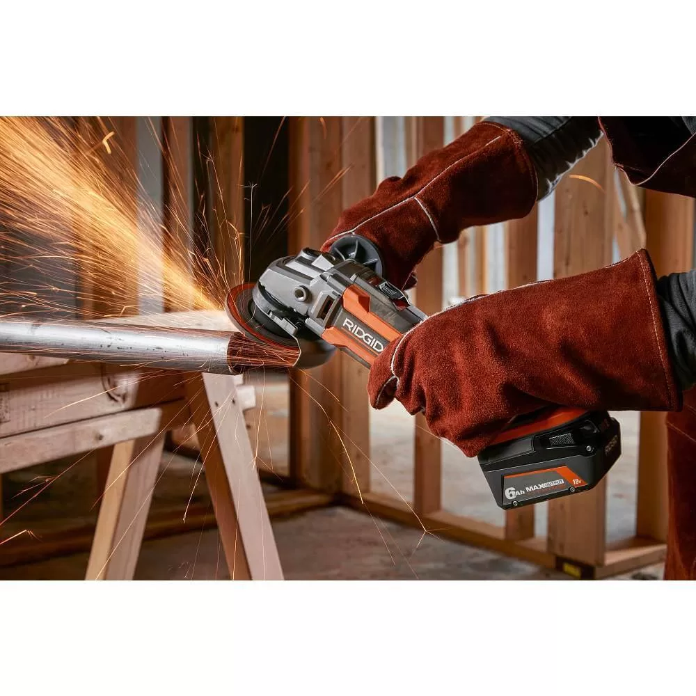 RIDGID 18V 6.0 Ah and 4.0 Ah MAX Output Lithium-Ion Batteries and Charger Kit with Bag