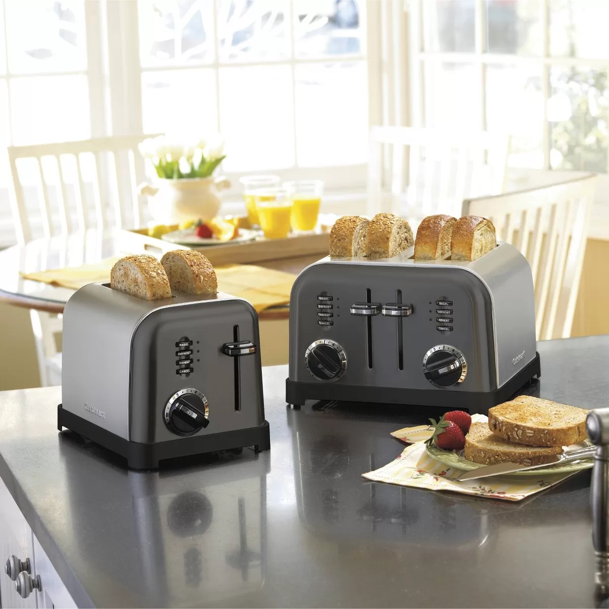 Cuisinart CPT-180BKSP1 4-Slice Classic Toaster - Black Stainless Steel