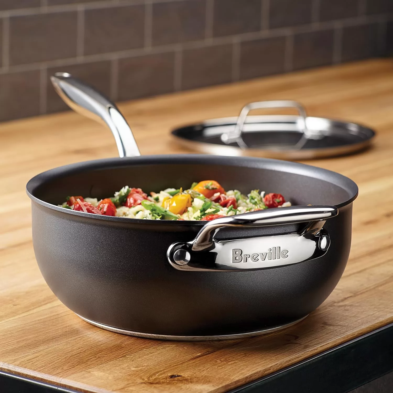 Breville Thermal Pro Hard Anodized Nonstick Sauce Pan/Saucepan/Saucier with Lid and Helper Handle, 4 Quart, Gray