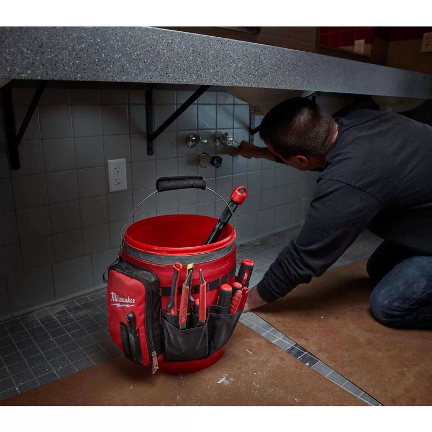 Milwaukee 2.17 in. W X 13.39 in. H Ballistic Nylon Bucket Organizer 32 pocket Black/Red 1 pc