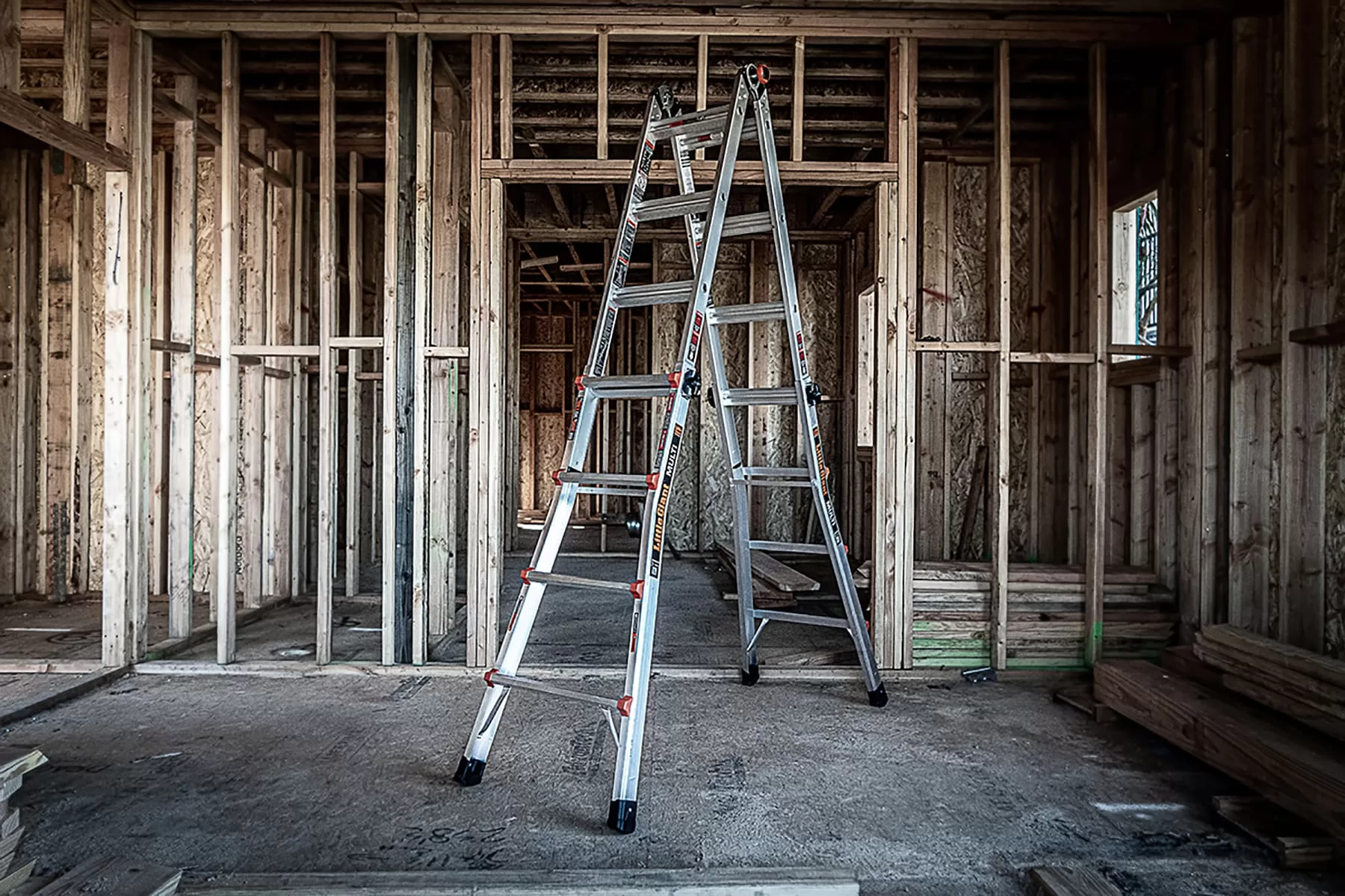 Little Giant Ladders Multi M17 18-ft Reach Type 1a- 300-lb Load Capacity Telescoping Multi-Position Ladder
