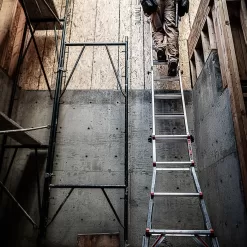 Little Giant Ladders Multi M17 18-ft Reach Type 1a- 300-lb Load Capacity Telescoping Multi-Position Ladder