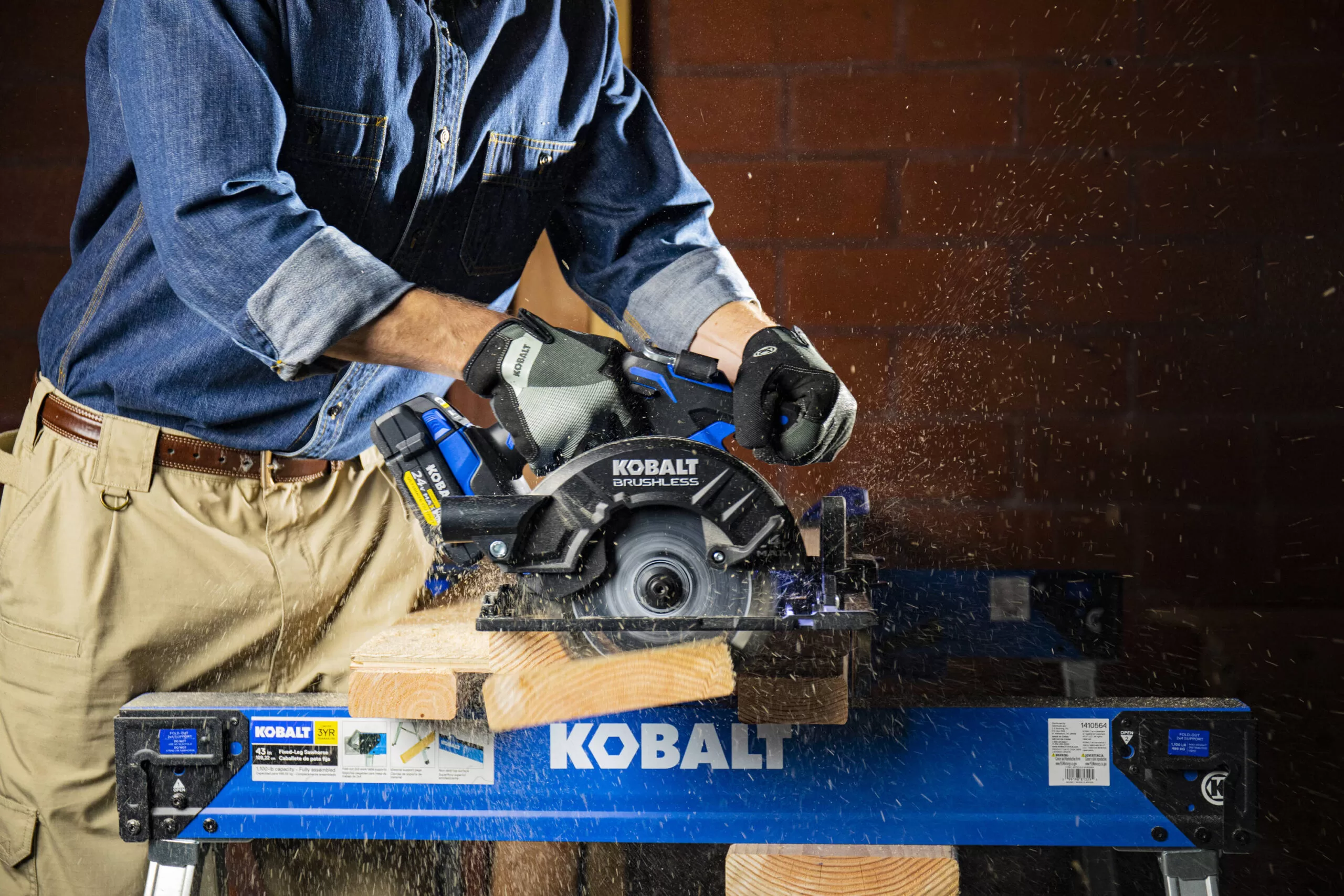 Kobalt XTR 24-volt 7-1/4-in Brushless Cordless Circular Saw (Bare Tool)